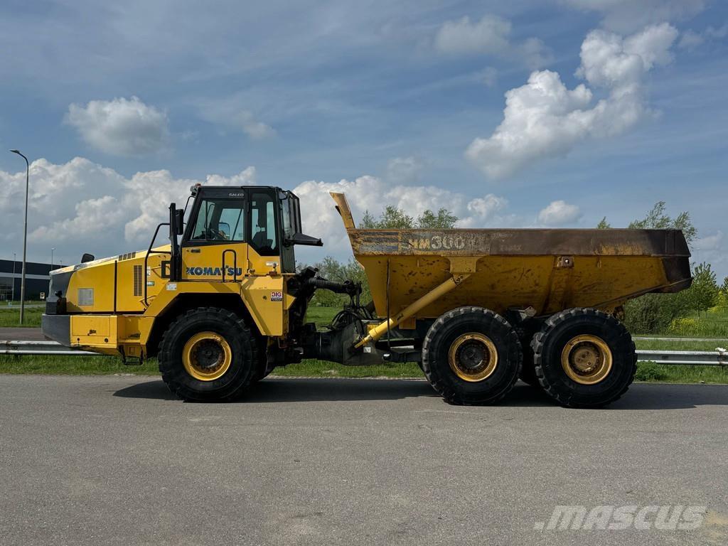 Komatsu HM300-2 Liigendraamiga pinnaseveokid
