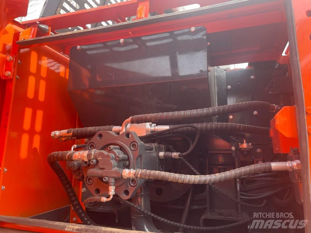 Doosan DX 225LC-9C Roomikekskavaatorid