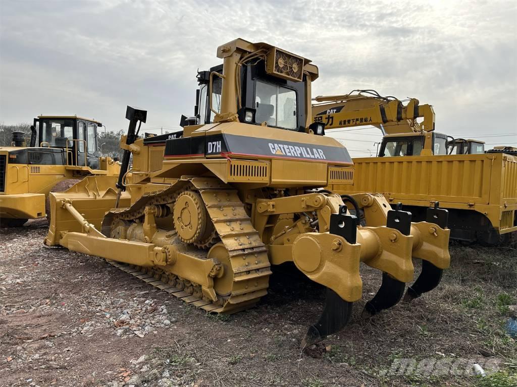 CAT D 7 H Buldooserid