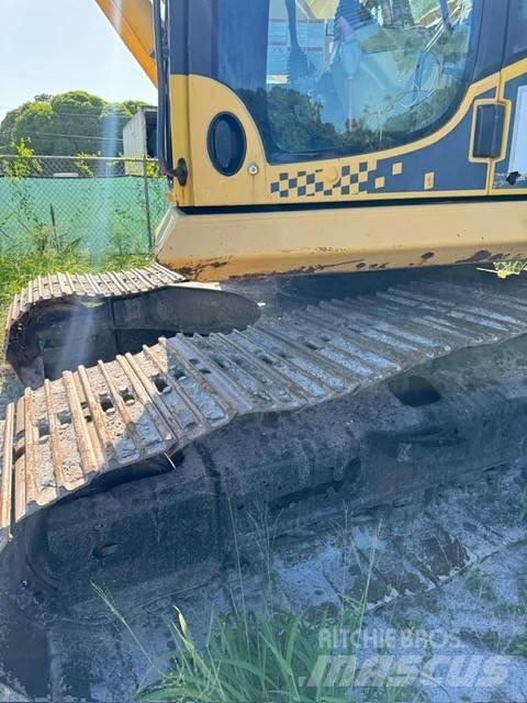 Komatsu HB 215 LC-1 Roomikekskavaatorid