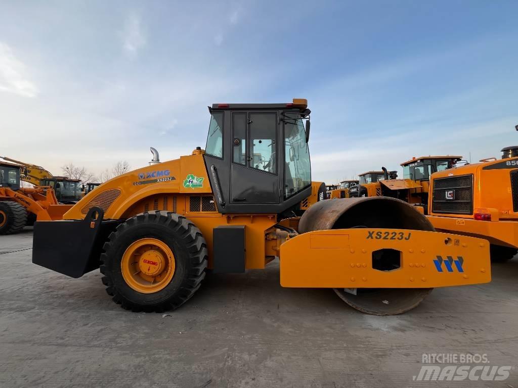 XCMG XS 223 J Ühe trumliga rullid