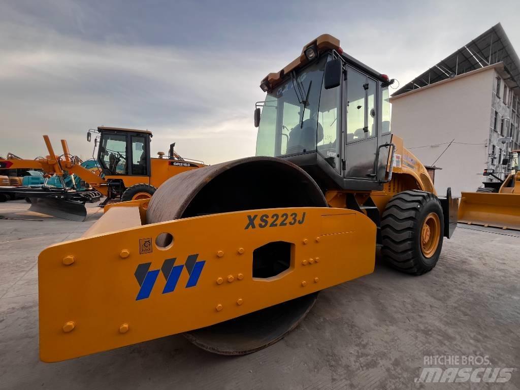 XCMG XS 223 J Ühe trumliga rullid