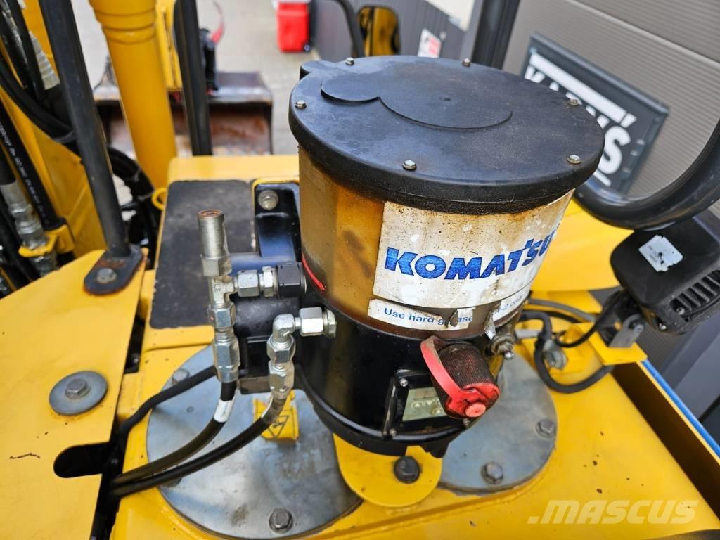 Komatsu PW 148-8 Ratasekskavaatorid