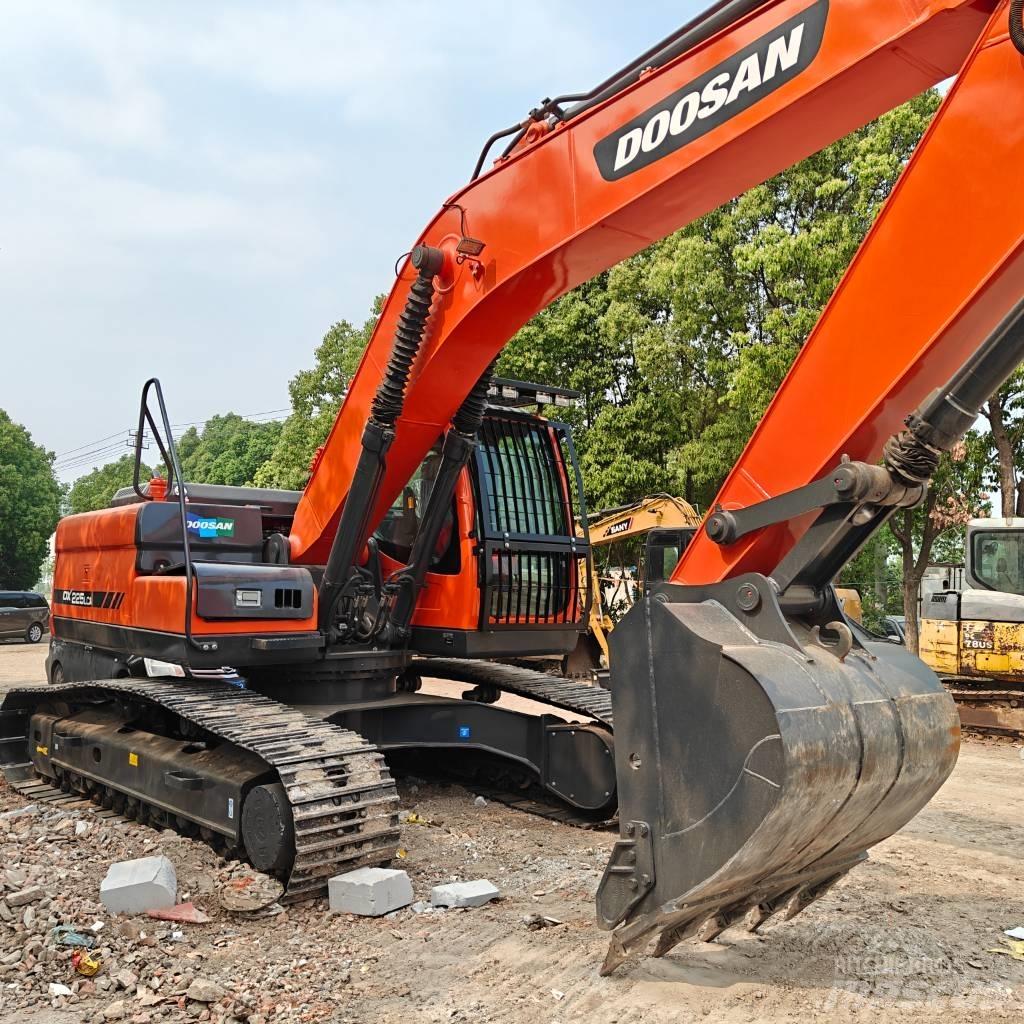 Doosan DX225-9C Roomikekskavaatorid