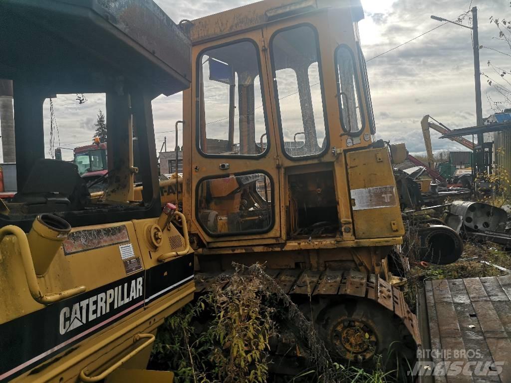 CAT D 5 M XL Buldooserid