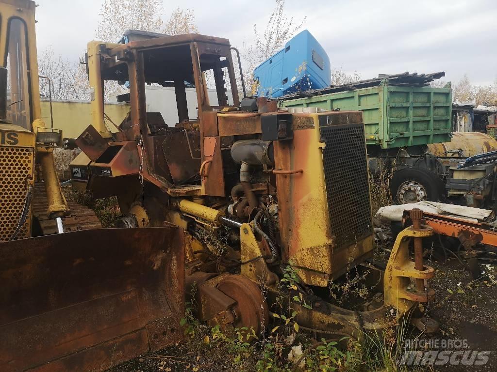CAT D 5 M XL Buldooserid