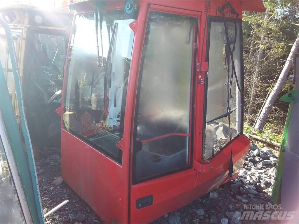 Komatsu 895 Kabiinid
