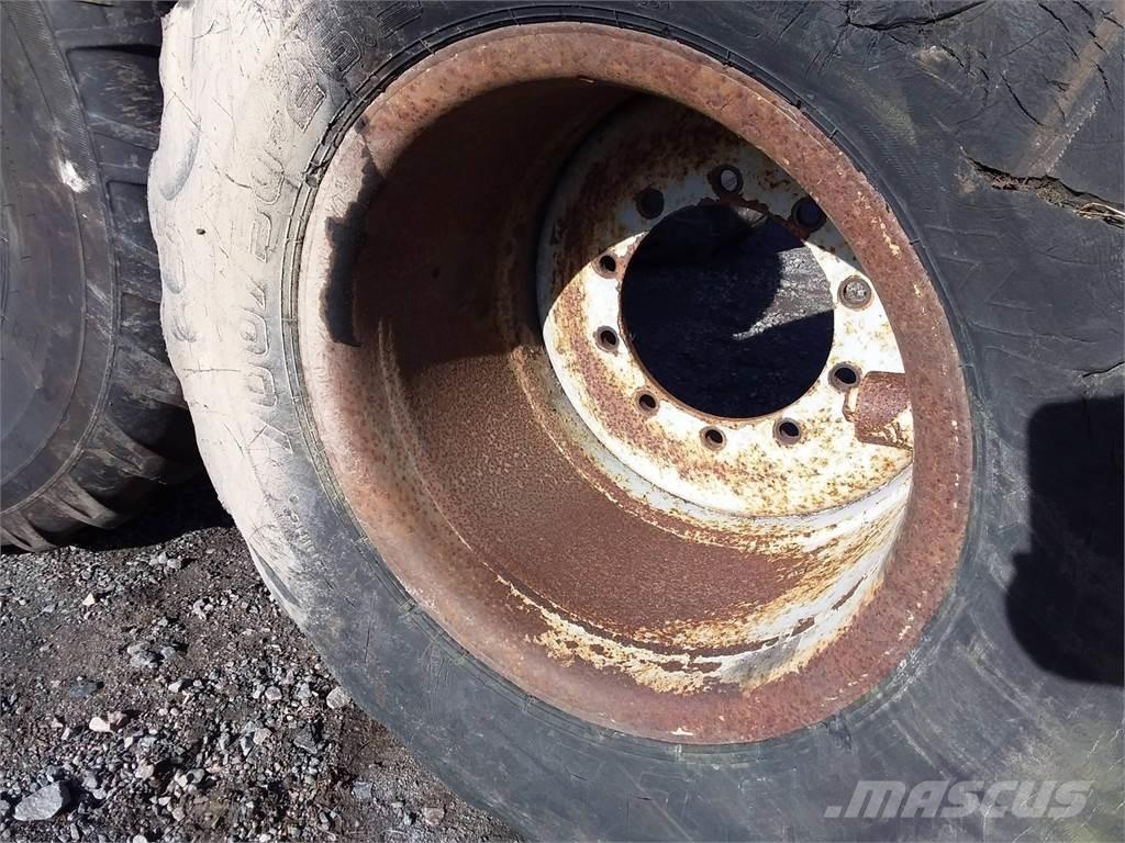 Valmet 860 24x26,5 Rehvid, rattad ja veljed