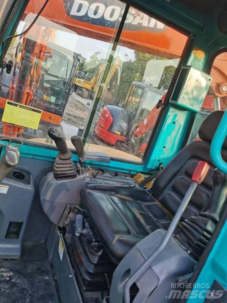 Kubota 163-1 Roomikekskavaatorid