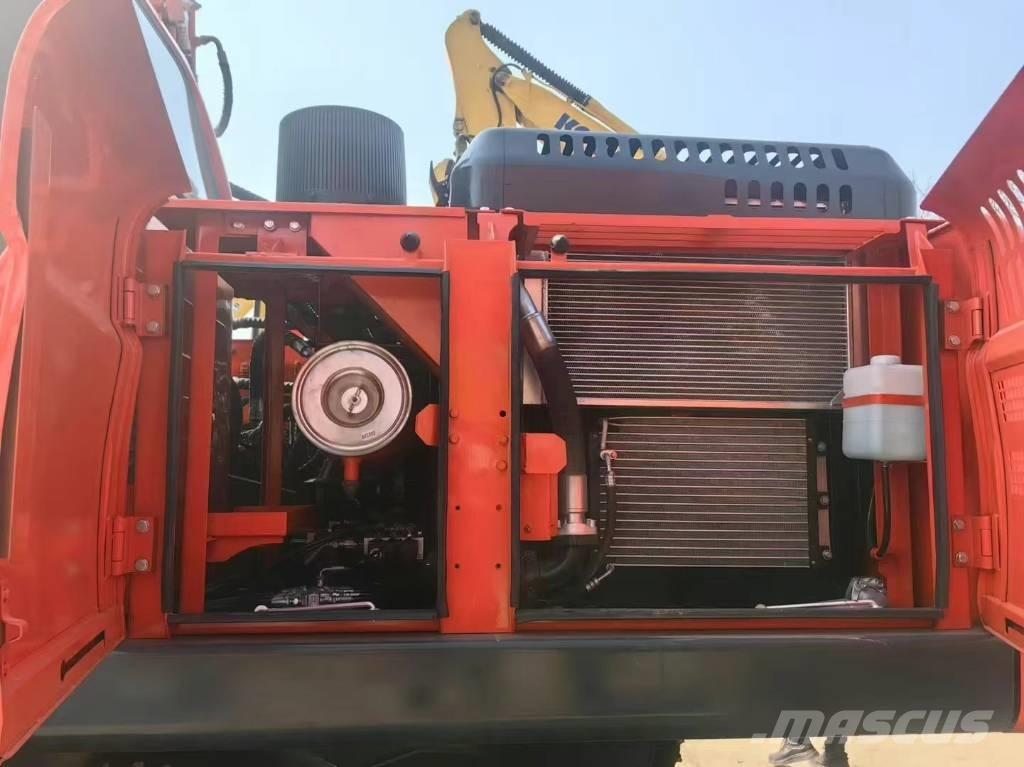 Doosan 225LC-9C Roomikekskavaatorid