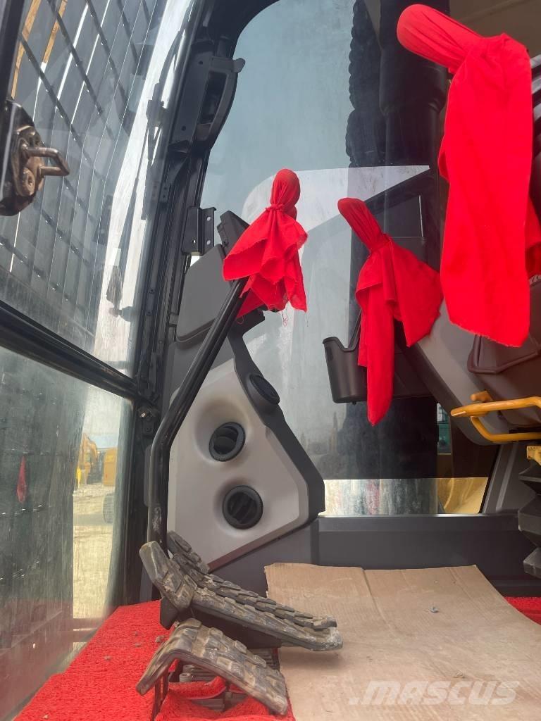 CAT 323GC Roomikekskavaatorid