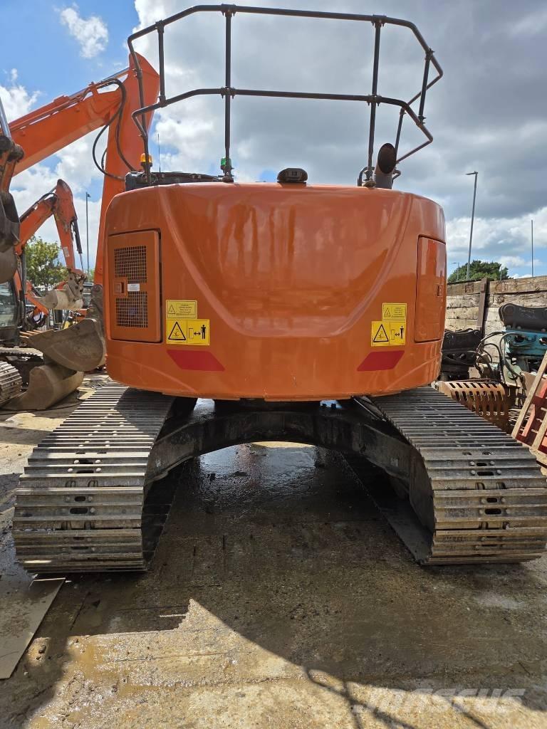 Hitachi ZX225US-6 Roomikekskavaatorid