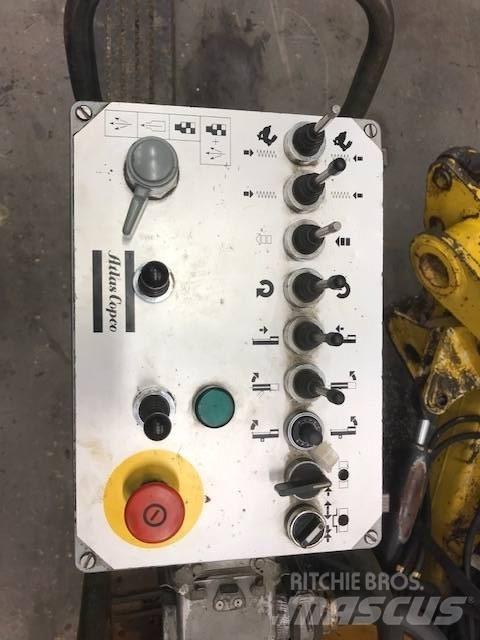 Atlas Copco ROC 242 Vertikaalsed puurmasinad