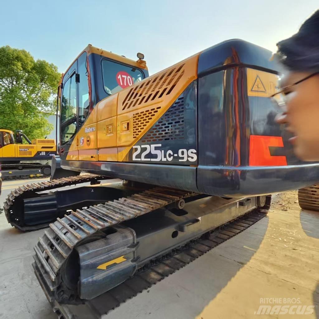Hyundai 225lc-9t Roomikekskavaatorid