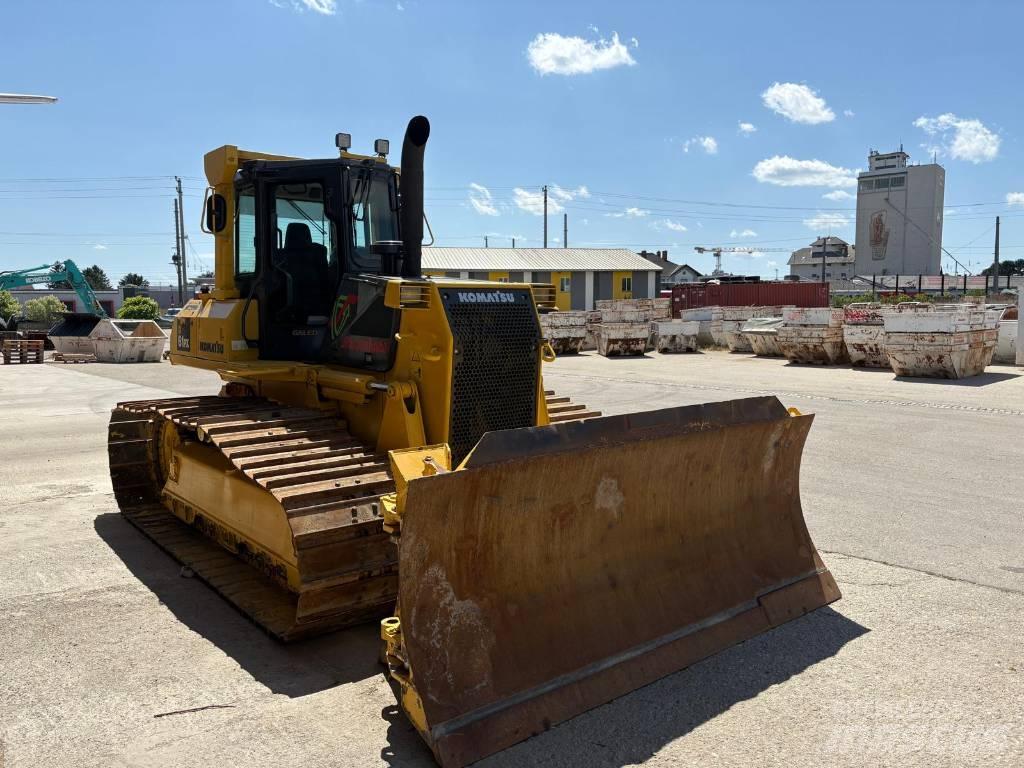 Komatsu 61 PX Buldooserid