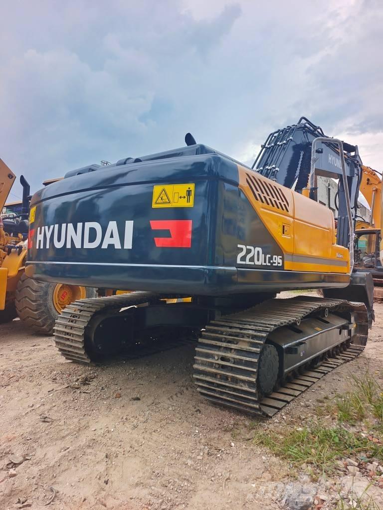 Hyundai 220LC-9S Roomikekskavaatorid