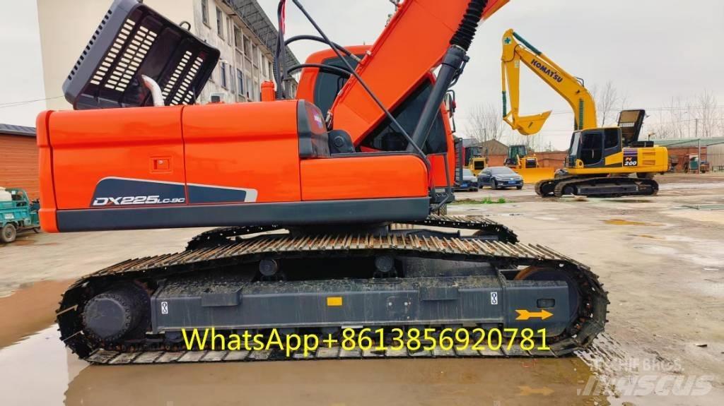 Doosan DX 225 Roomikekskavaatorid