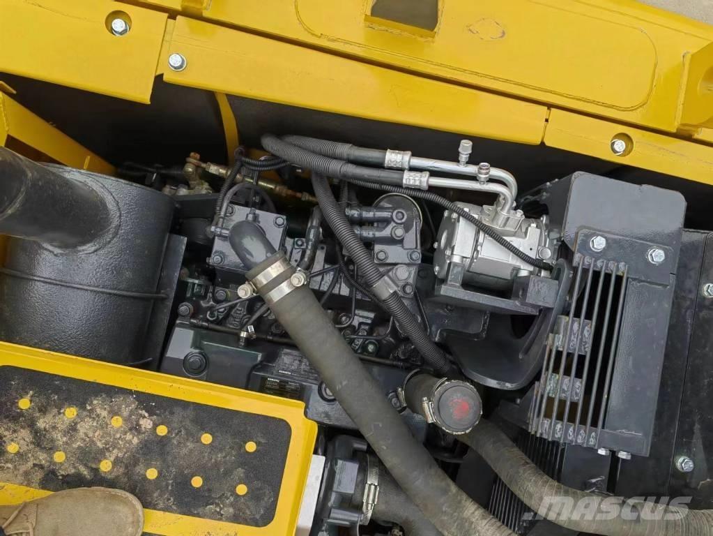 Komatsu PC 130-7K Väikeekskavaatorid 7t-12t