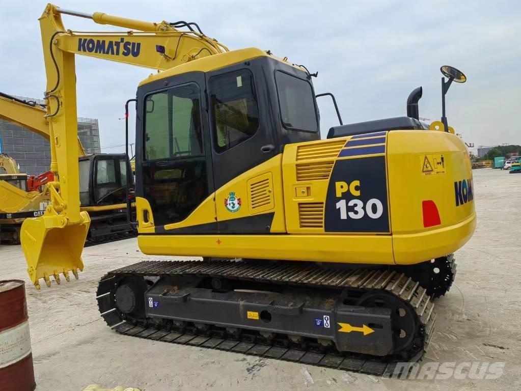 Komatsu PC 130-7K Väikeekskavaatorid 7t-12t
