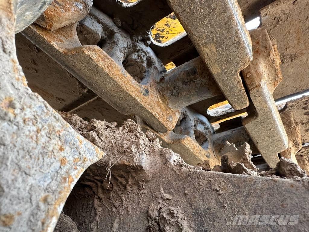 JCB JS 200 LC Roomikekskavaatorid