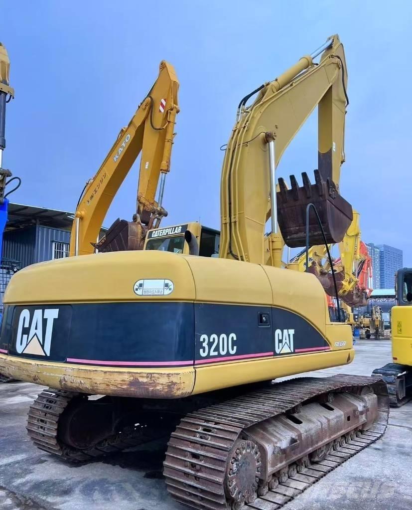 CAT 320 C Roomikekskavaatorid