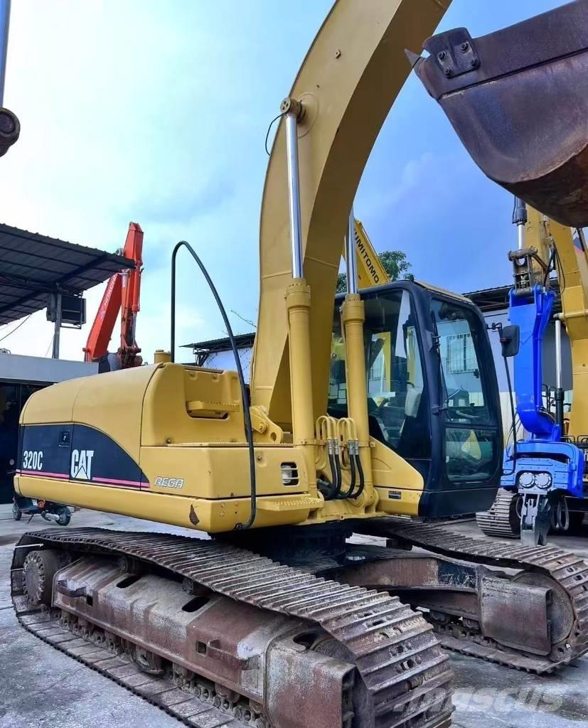 CAT 320 C Roomikekskavaatorid