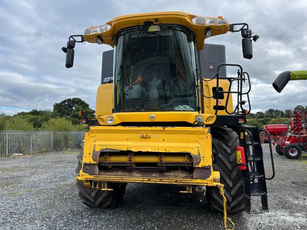 New Holland CX 8070 Teraviljakombainid