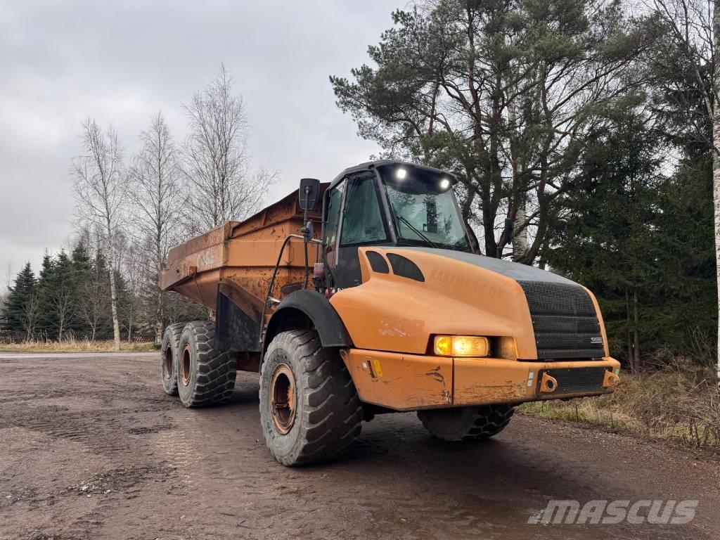 CASE 330 B Liigendraamiga pinnaseveokid