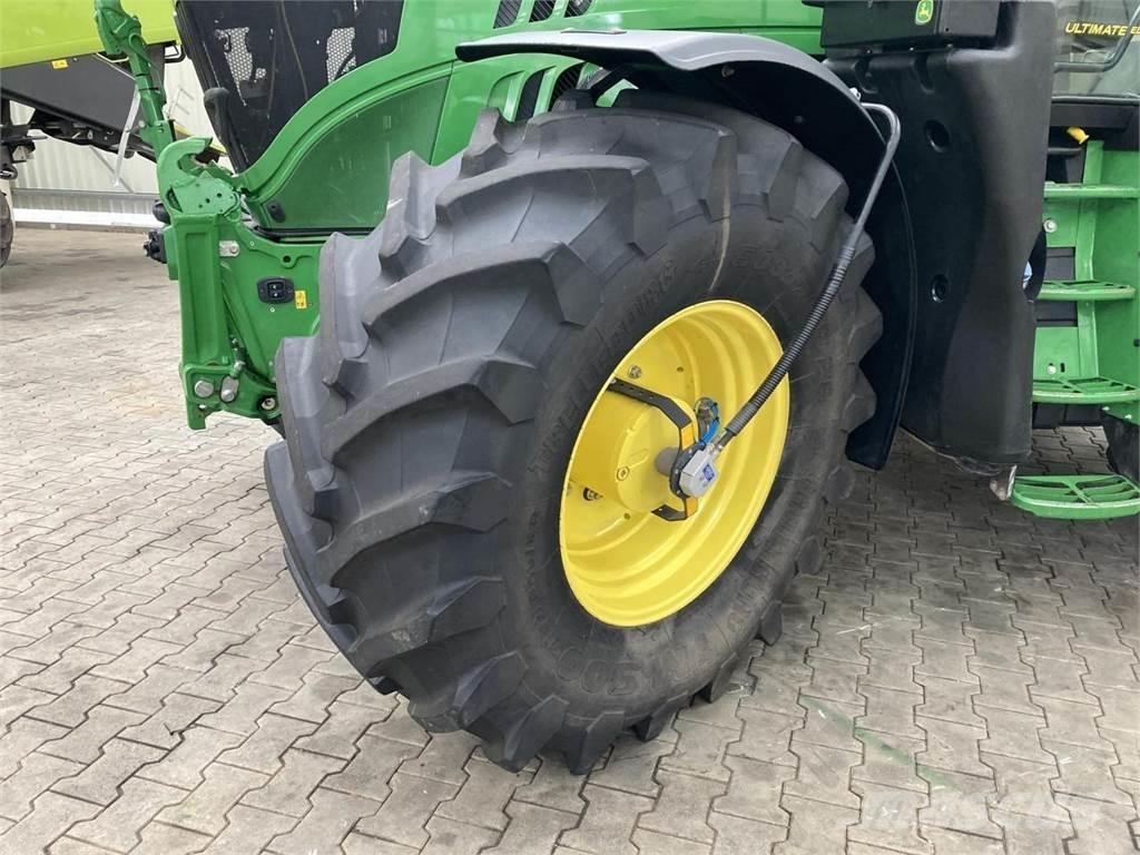 John Deere 6215R Traktorid
