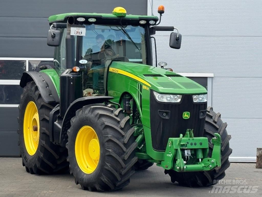 John Deere 8310 R Traktorid