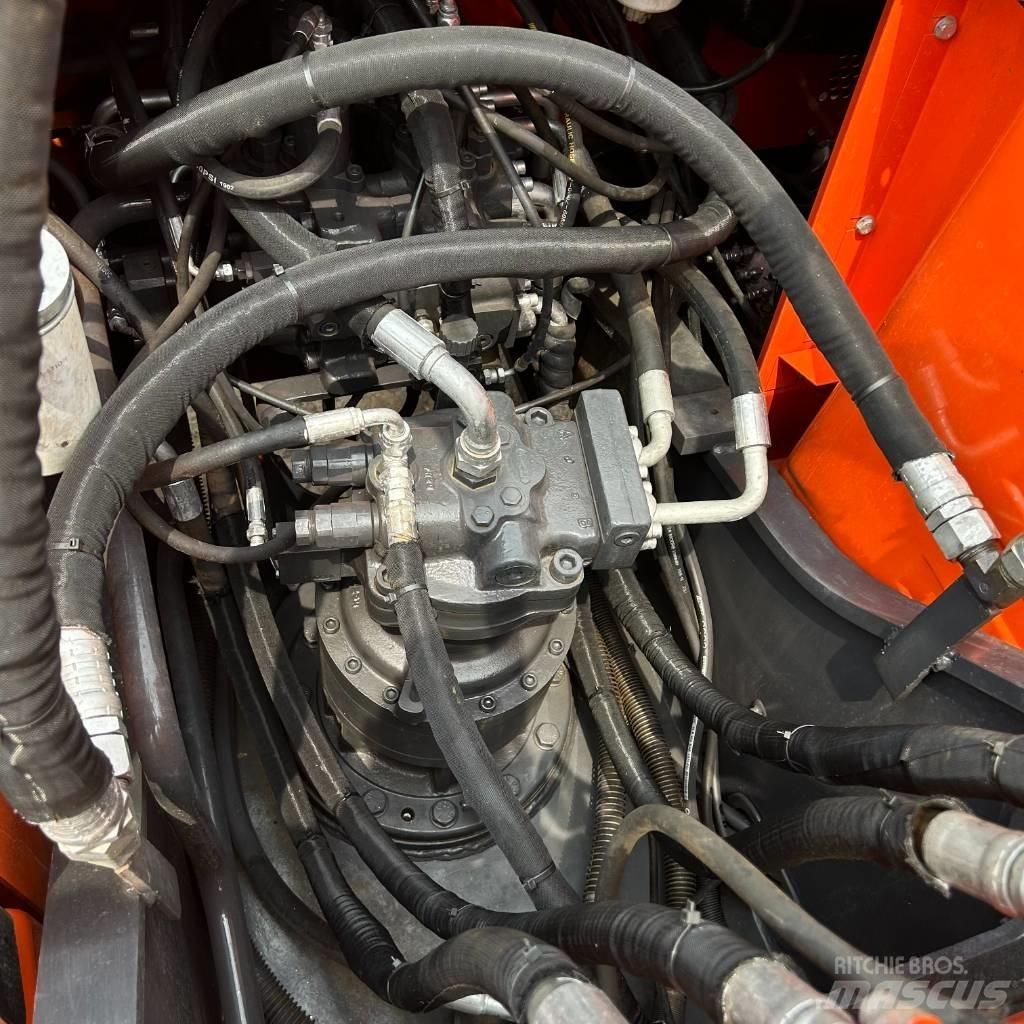 Doosan DX 225 LC Roomikekskavaatorid