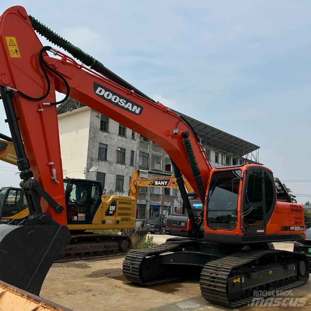 Doosan DX 225 LC Roomikekskavaatorid