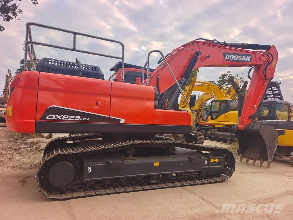 Doosan DX 225 LC-9C Roomikekskavaatorid