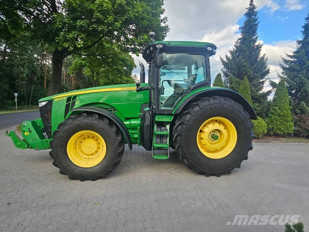 John Deere 8245 R Traktorid
