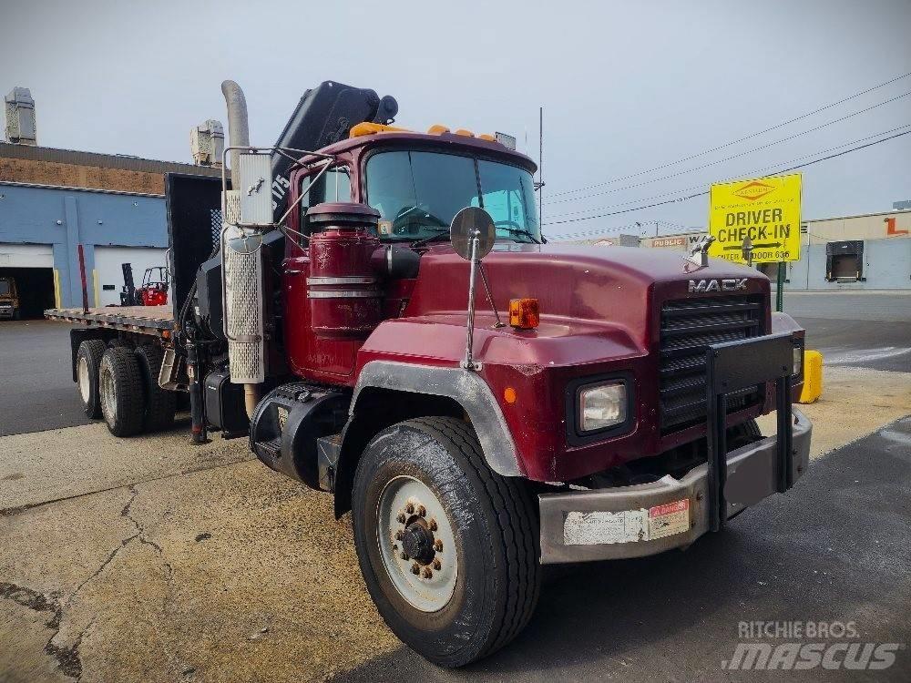 Mack RD 690 S Kraanaga veokid