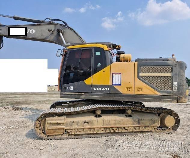 Volvo EC 300 EL Roomikekskavaatorid