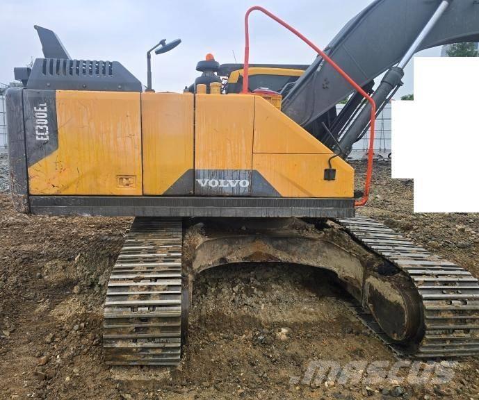 Volvo EC 300 EL Roomikekskavaatorid