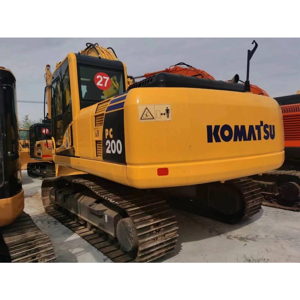 Komatsu PC 200-8 Roomikekskavaatorid