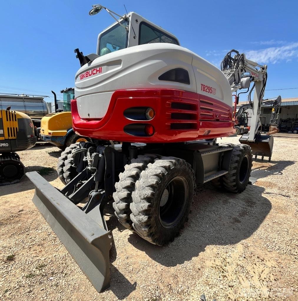 Takeuchi TB 295 W Ratasekskavaatorid
