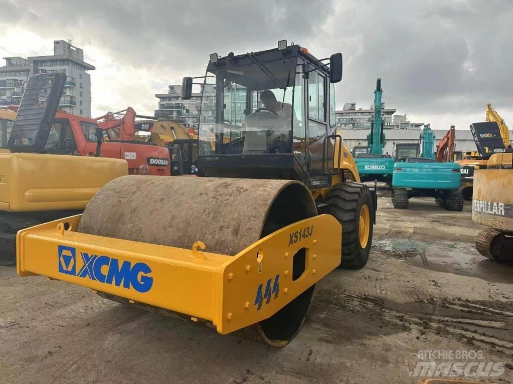 XCMG XS 143 J Ühe trumliga rullid