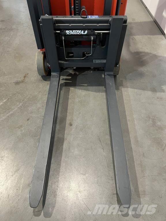Linde E10 Järelkäidavad virnastajad