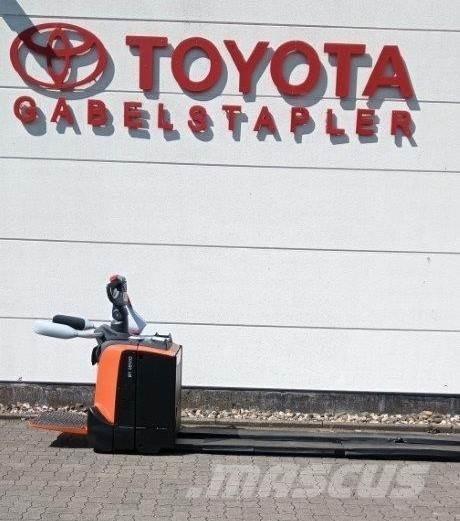 Toyota LPE 250 Järelkäidavad virnastajad