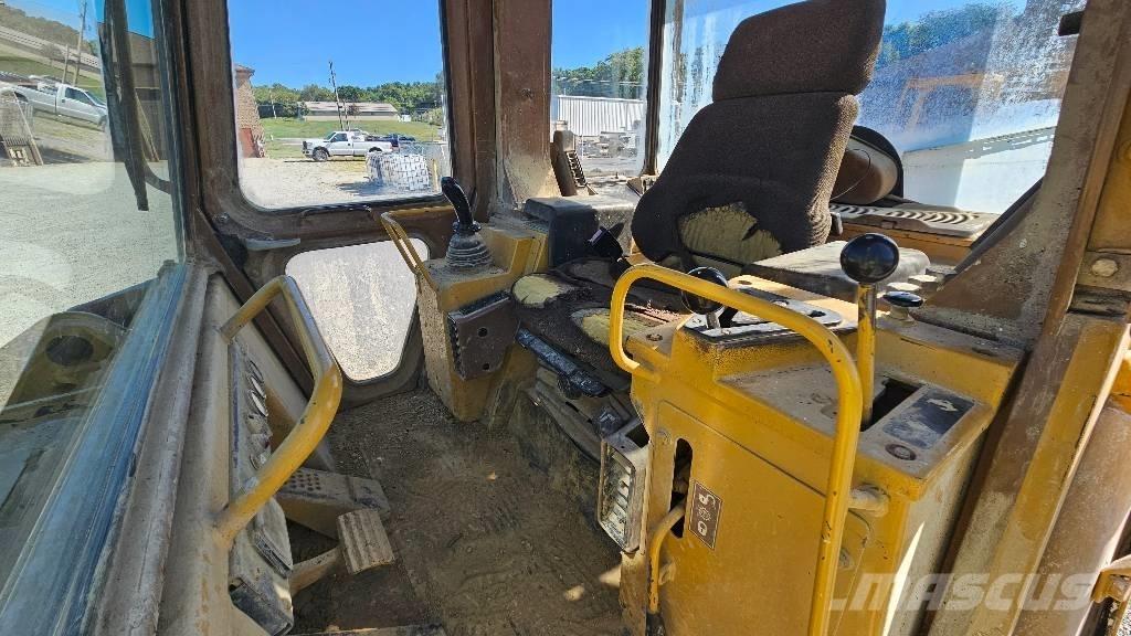 CAT 963 B Roomiklaadurid