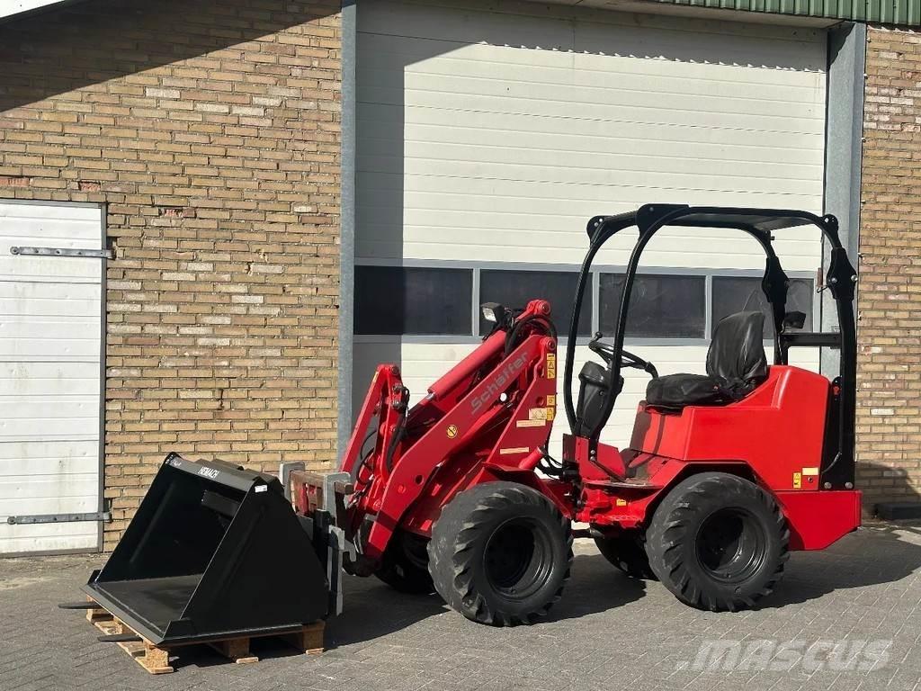 Schäffer 2033 Rataslaadurid