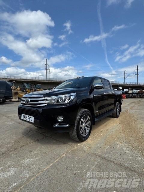 Toyota Hilux Madelkaubikud