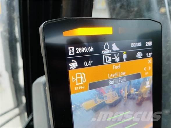 CAT 320 Roomikekskavaatorid