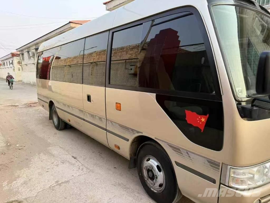 Toyota Coaster Bus Väikebussid