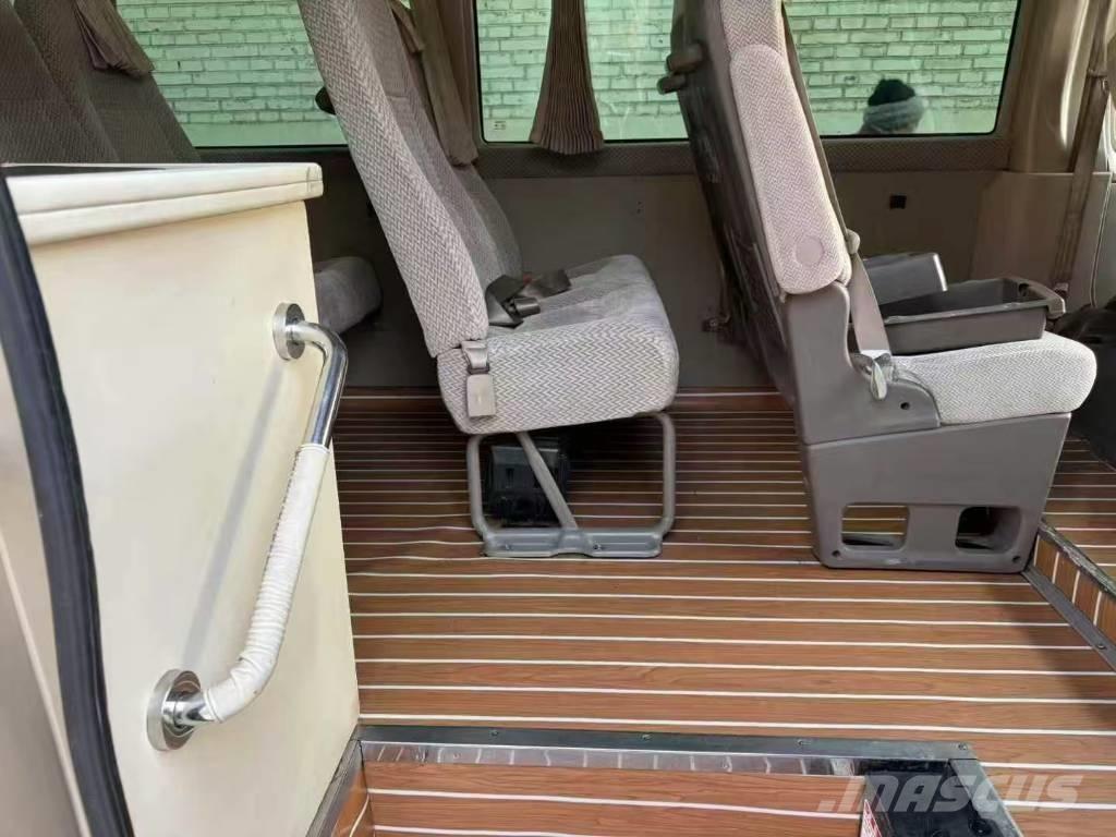 Toyota Coaster Bus Väikebussid