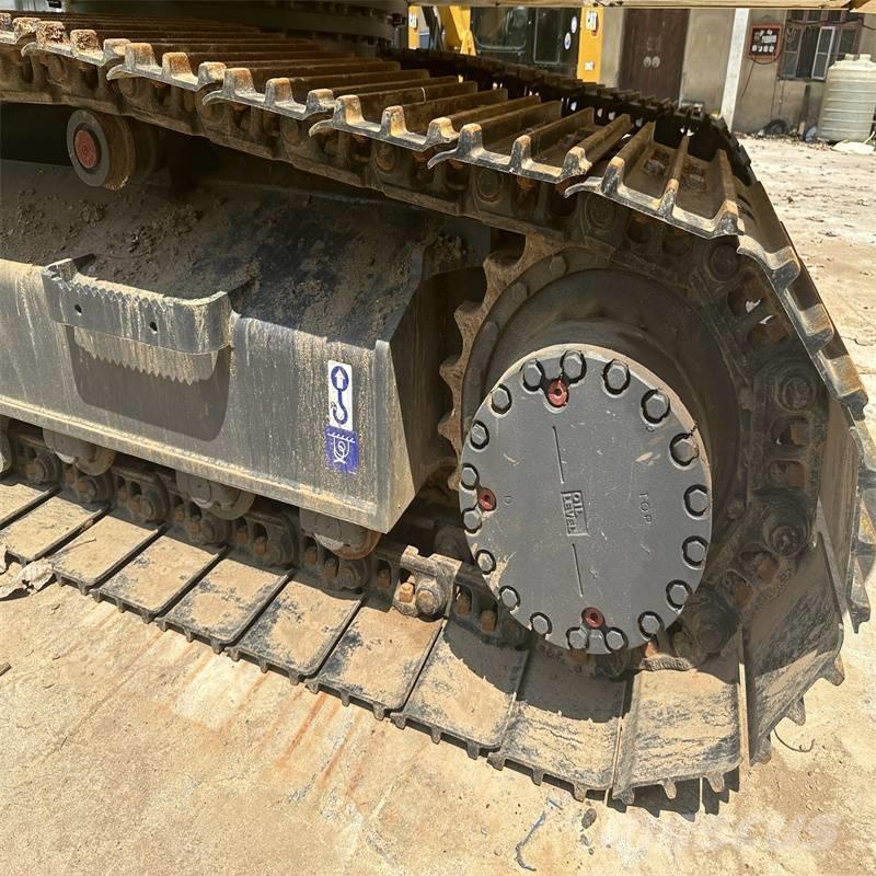 Komatsu pc200-8 Roomikekskavaatorid