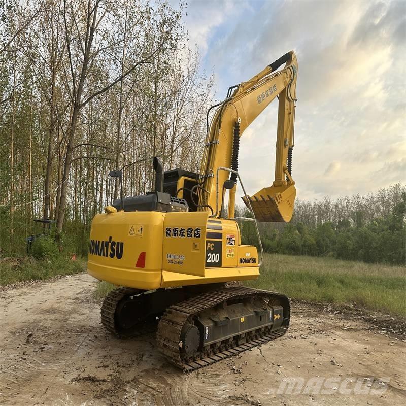Komatsu pc200-8 Roomikekskavaatorid